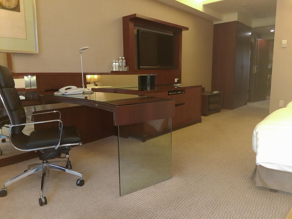 Capital Hotel Тайбэй Экстерьер фото