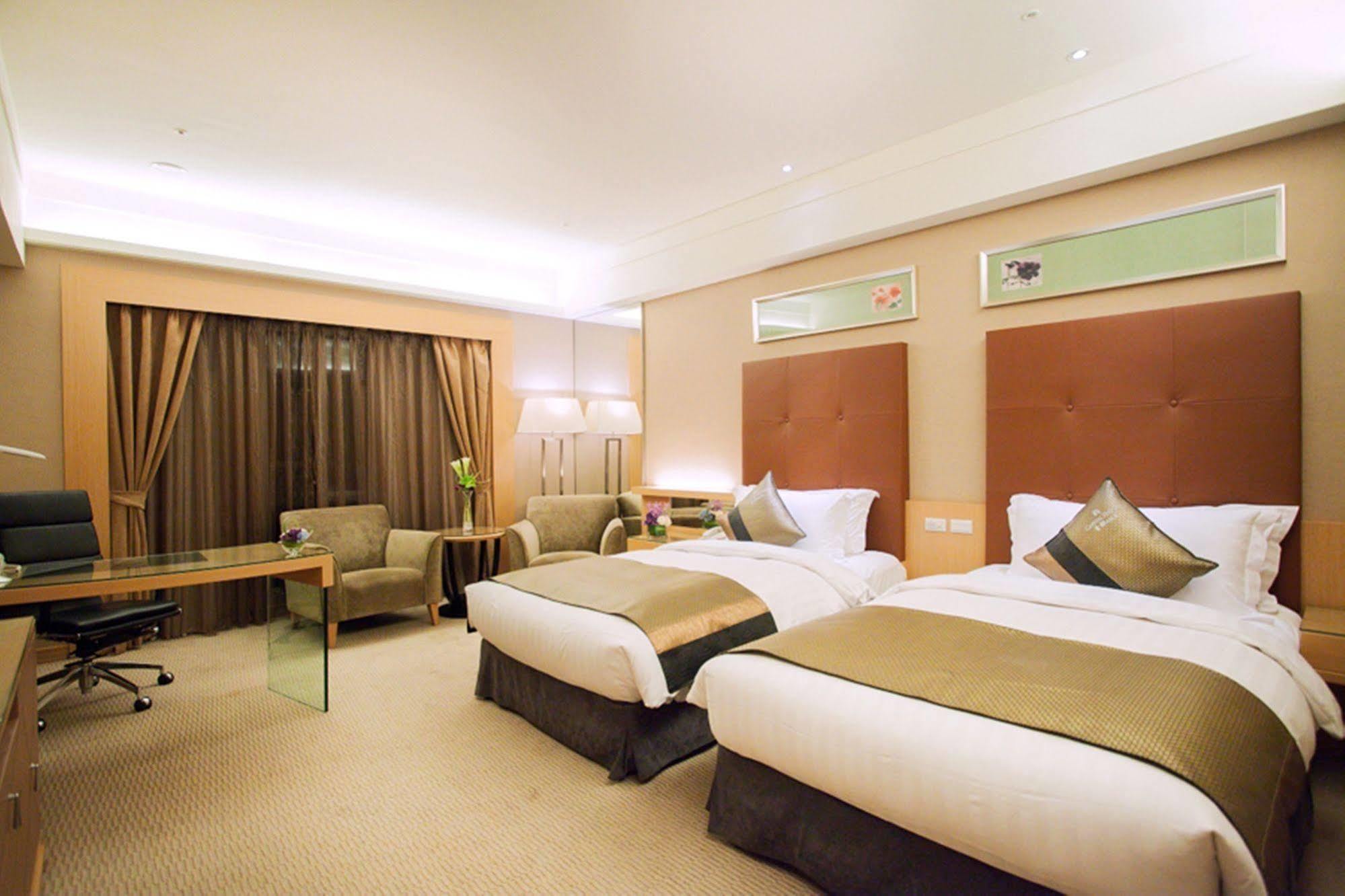 Capital Hotel Тайбэй Экстерьер фото